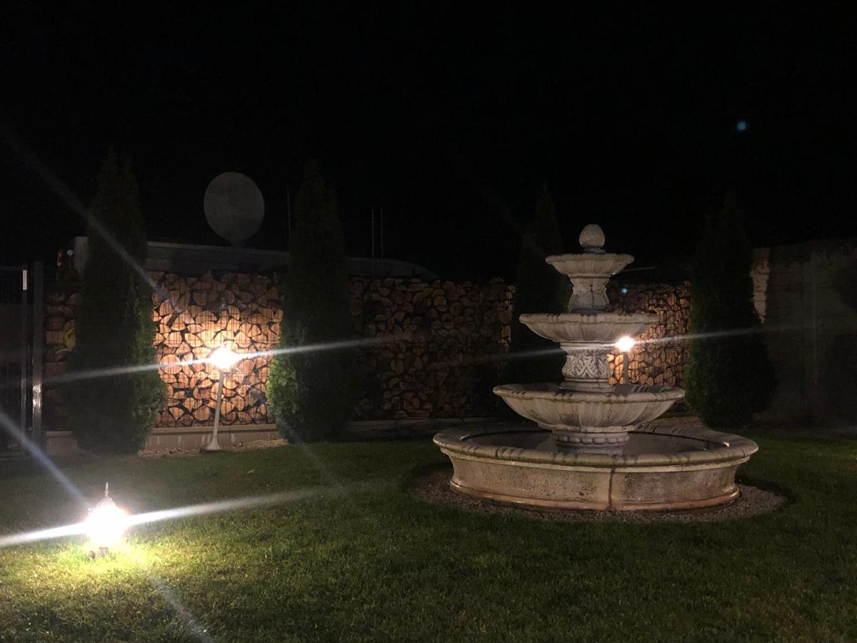 Meduza Wellness Spa S Ubytovanim 흘로호베츠 외부 사진