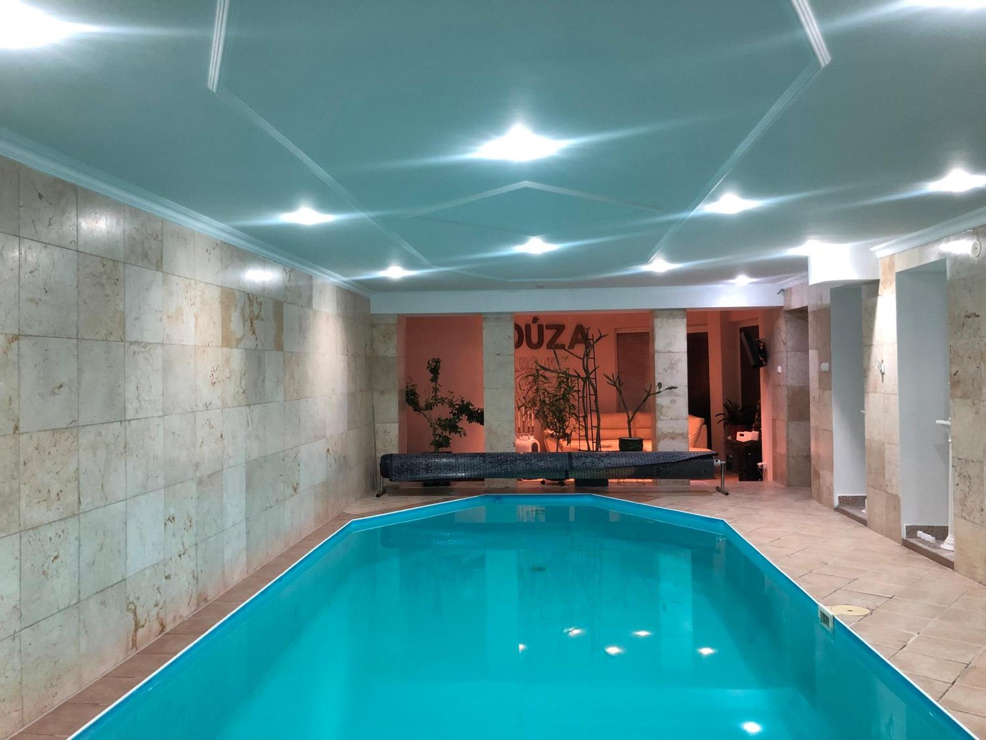 Meduza Wellness Spa S Ubytovanim 흘로호베츠 외부 사진